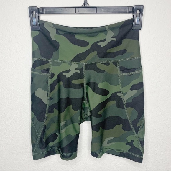 Old Navy Pants - OLD NAVY Camoflauge High-Waisted PowerSoft Side-Pocket Biker Shorts 8" Inseam